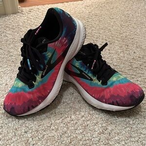 Brooks Launch 7. Women’s Size 8. Multicolor.